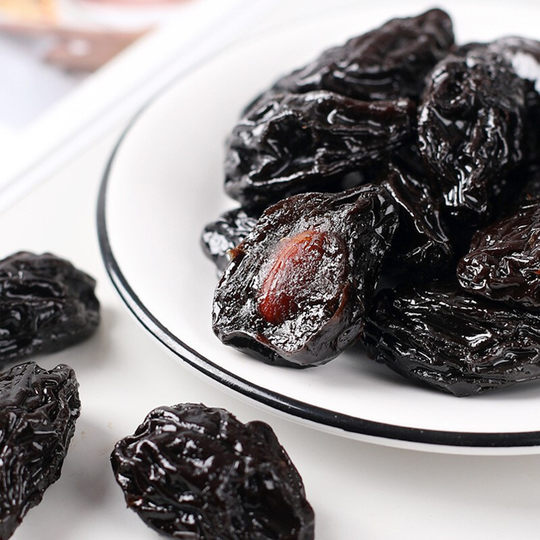 40g prunes 1 bag of candied dried fruits