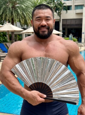 赛博朋克金属折扇电音节拍照