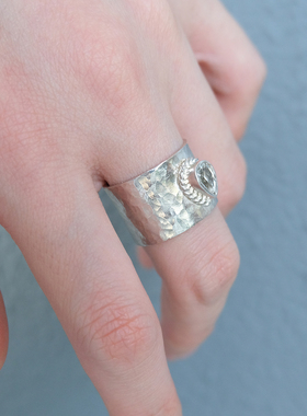 【森制SHINSEI官方】天然白托帕石手工花丝垂纹戒指 纯银