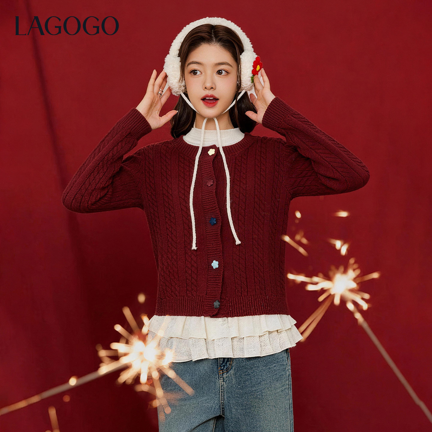 LAGOGO红色显白彩扣毛衣女拉谷谷2026新春节日氛围感针织保暖外套,淘宝优惠券,粉丝福利购,淘宝优惠卷