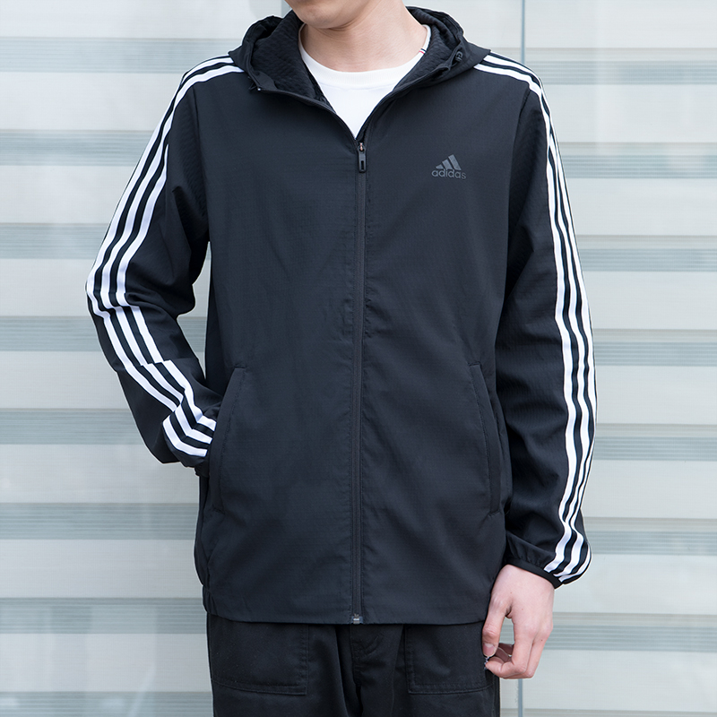 热点运动专营店阿迪达斯男装秋季新款连帽风衣夹克运动服跑步休闲外套DW46001