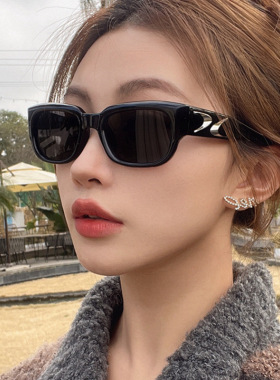 韩版回旋镖方形墨镜2025款太阳眼镜圆脸凹造型时髦高级感太阳镜男