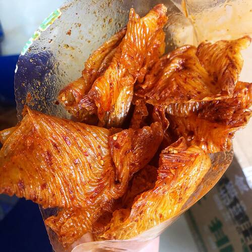 志辉香辣牛排辣条江西余干特产志辉牛排变态鞋底辣片麻辣豆皮零食 - 图2
