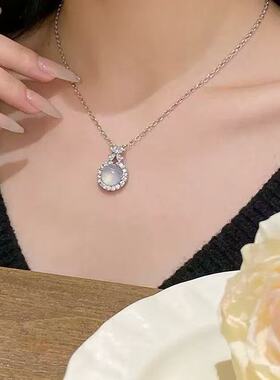 S925银在逃公主白玉髓蝴蝶结项链