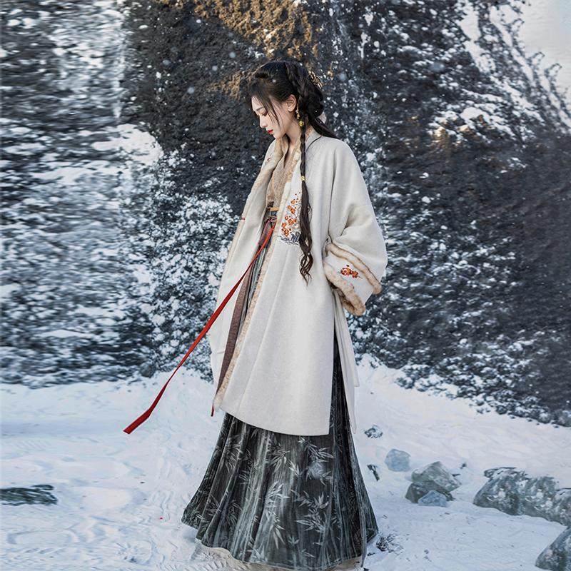 拟梦雪中客 宋制对襟长袄丝绒破裙飞机袖原创汉服秋冬圈毛呢大衣,淘宝优惠券,粉丝福利购,淘宝优惠卷