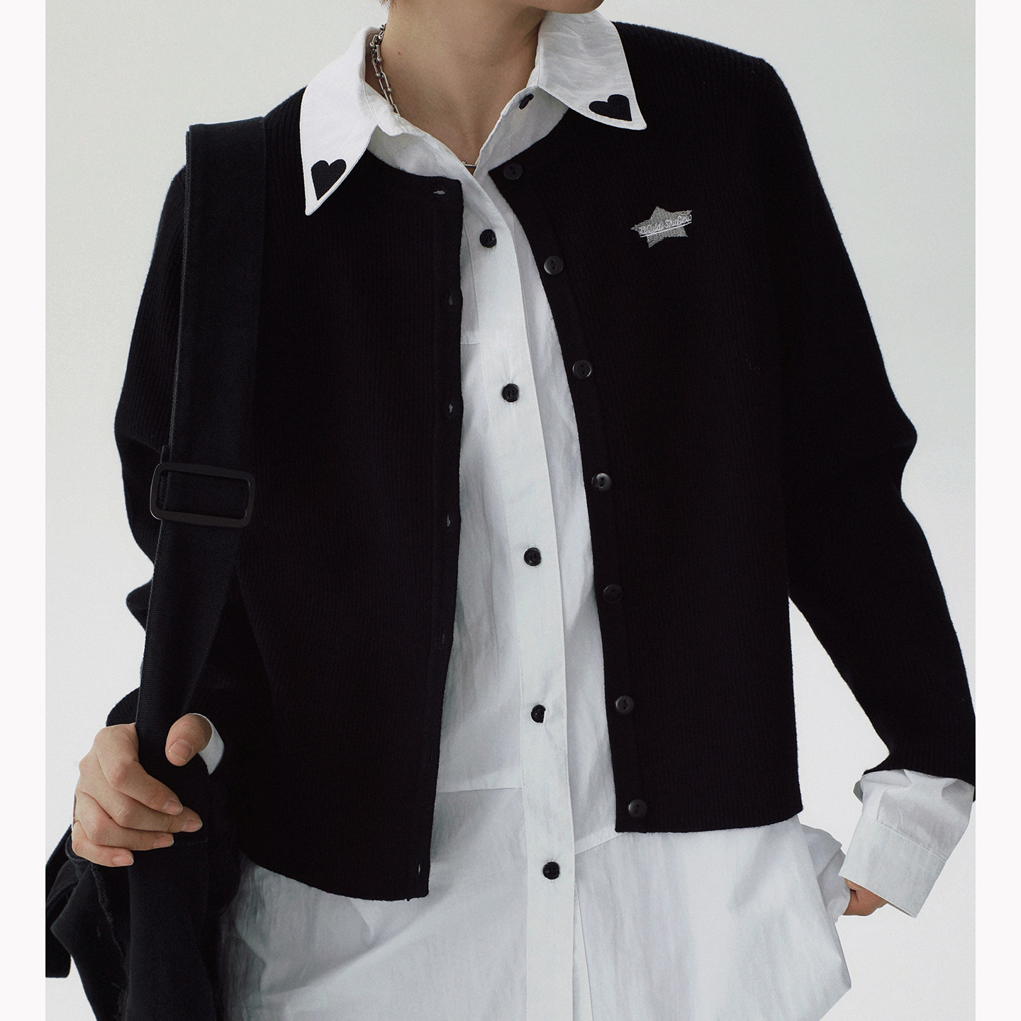 STILLYOU简约中性百搭工装分割线长袖衬衫宽黑白松爱心刺绣领衬衣,淘宝优惠券,粉丝福利购,淘宝优惠卷