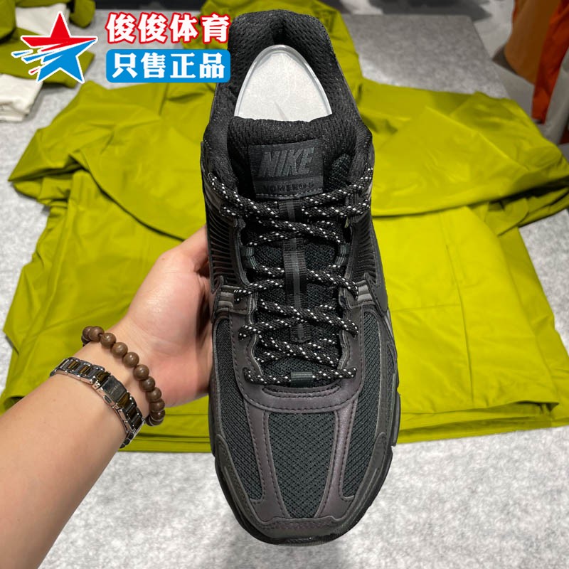 Nike耐克男子2025秋季新款ZOOM VOMERO 5 SE运动跑步鞋IM6597-001 - 图2