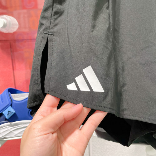 Adidas阿迪达斯男子2025夏季简约速干透气跑步运动训练短裤IN1159 - 图1