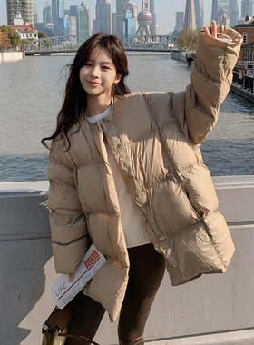 潮牌卡其色针织毛球连帽羽绒服女