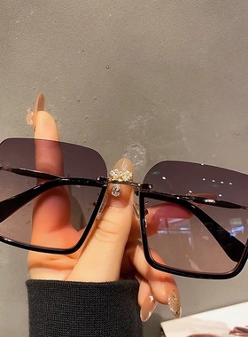 2025新款复古黑色大框墨镜女方形圆脸显瘦素颜开车防紫外线太阳镜
