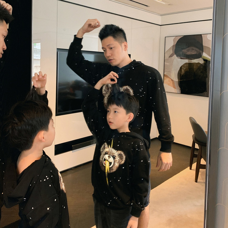 L 亲子装一家三口小熊连帽卫衣秋装家庭装泼墨上衣母子装洋气潮 妈 L 亲子装一家三口小熊连帽卫衣秋装家庭装泼墨上衣母子装洋气潮 妈