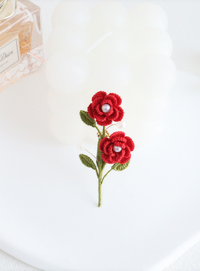 手编胸针中国风红色山茶花朵胸花配大衣千喜手工编织微钩成品礼物