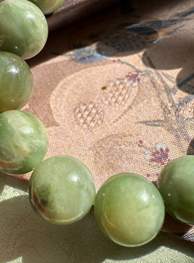 特色黄加绿和田玉手串12特价