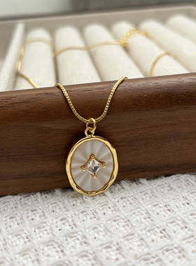 白贝母项链女轻奢小众设计感锁骨链2024新款爆款颈链高级感配饰