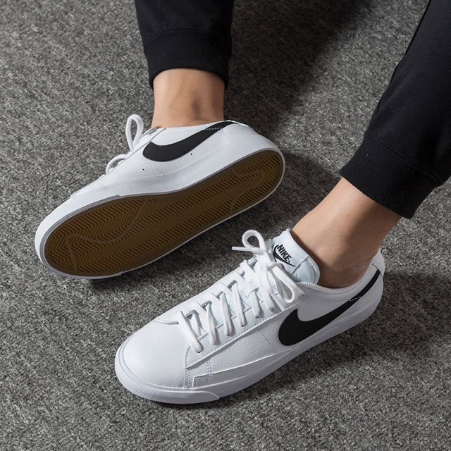 nike low top casual shoes