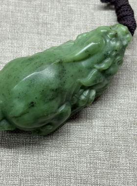 天然和田玉碧玉苹果绿貔貅吊坠挂件男女款玉石手把件