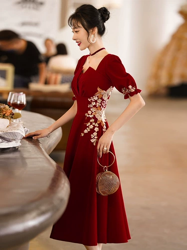 Бордовое вечернее платье, подходит для подростков