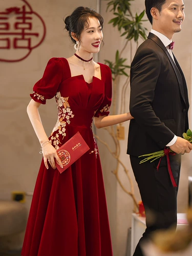 Бордовое вечернее платье, подходит для подростков