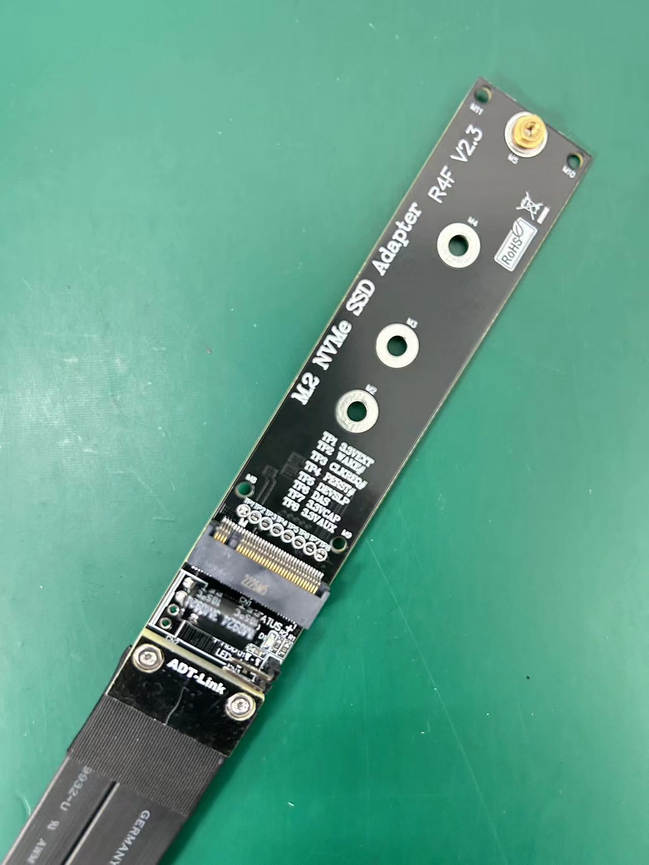 PCIe 8x 延长线 M.2 key-M NVMe SSD转接板卡 支持PCI-E3.0x8 ADT - 图0