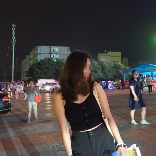 自带胸垫一体短款纽扣宽肩吊带女夏黑色外穿高腰露脐度假小背心棉 - 图2