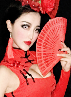 复古歌手舞台演出扇子