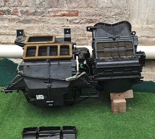 适用长安悦翔v3v7逸动cs75奔奔mini蒸发箱暖风箱总成电机 - 图1