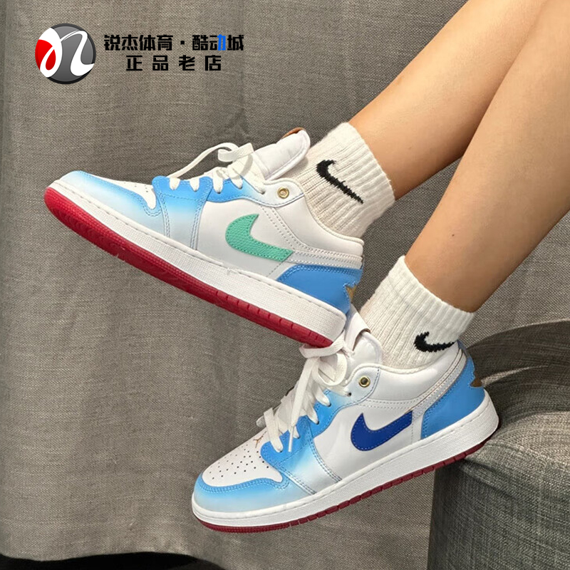 耐克Nike Air Jordan 1 AJ1 大童白蓝渐变鸳鸯低帮篮球鞋FN8895 - 图0