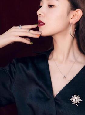 明星同款珍珠树叶胸针女士礼物