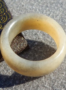 震惊了方言和田玉新疆且末料油润细腻高脂红糖青花20mm戒指扳指s2