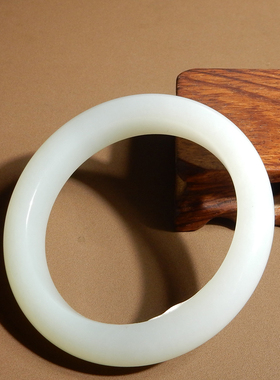 俄罗斯老料白玉飘翠57mm精美手镯