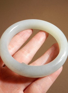 新疆羊脂白玉青花飘点墨55mm手镯