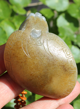 秋梨皮青花籽料龙龟手把件