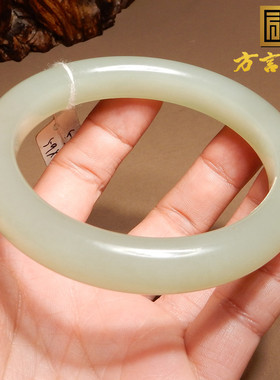 方言和田玉青海冰底淡晴水色手镯