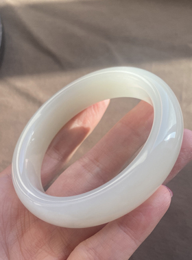 新疆且末油润白玉54mm小轮胎手镯