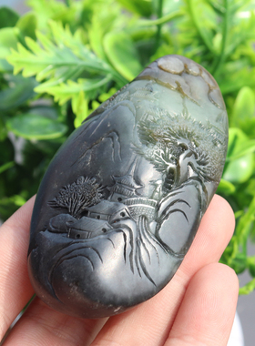 亮眼方言特色和田玉巨漏新疆特色温润青花翠糖四色籽料山水把件A8