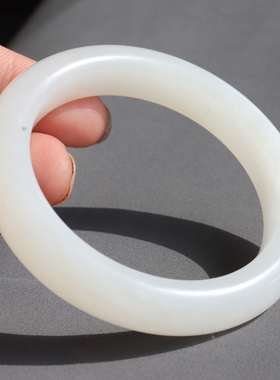 精品放漏方言和田玉95于田料飘墨油润细腻白玉56mm优雅手镯A8