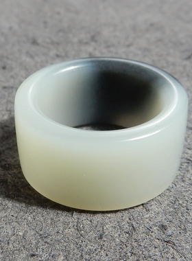 亏麻了方言和田玉精品新疆黑白分明意境青花籽料16mm戒指扳指w1