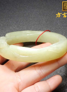 嗨了方言和田玉新疆且末料特色油润细腻黄口60mm年年有鱼手镯s2