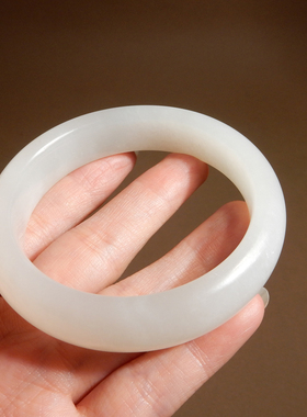 新疆且末料白玉高油高细55mm手镯