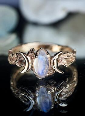 天然彩虹月光石镶嵌月亮纯金戒指