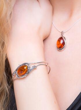 海琥珀镶嵌纯银羽毛图案手镯