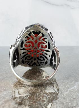 红色宝石镶嵌纯银雕刻剑男士戒指