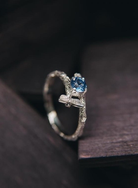 枝叶坦桑石蓝色宝石镶嵌纯银戒指