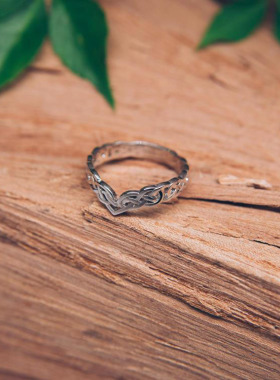 女士纯银凯尔特结编织V形戒指