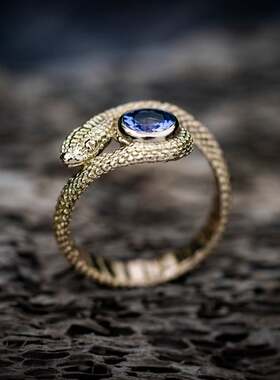 蛇生肖动物天然宝石镶嵌纯金戒指