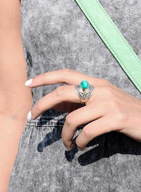 复古绿松石宝石镶嵌纯银女士戒指