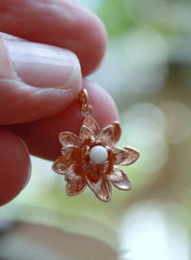 莲花花朵银色玫瑰金色夜光项链