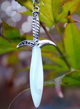 sword㊣加拿大代购夜光吊坠项链