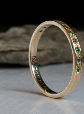 以色列华丽风绿宝石镶嵌黄金戒指