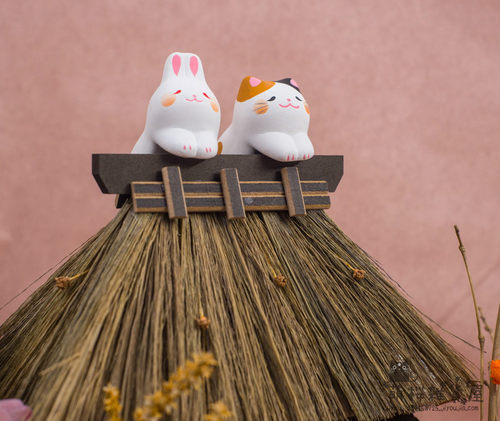 日本龙虎作招财猫咪兔子青蛙电脑屏幕显示器挂壁车载装饰摆件礼物 - 图0